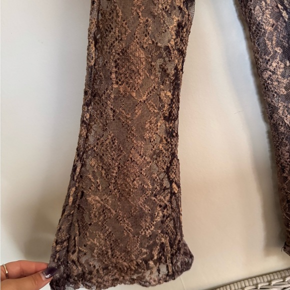 Casting Sheer lace Snakeskin flare sleeve top size 1( small) - Picture 2 of 9